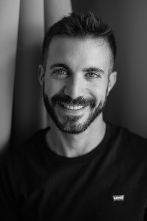 apomesphoto Koby(1).jpg