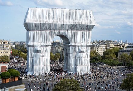 arc-de-triomphe-wrapped-christo-and-jeanne-claude_dezeen_2364_col_4.jpg