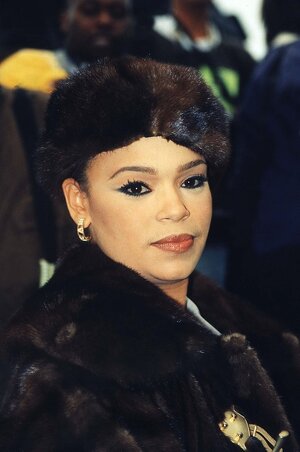 800px-Faith_Evans_1998.jpg