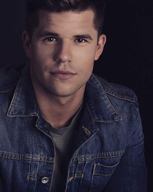 Charlie Carver.jpeg.jpg