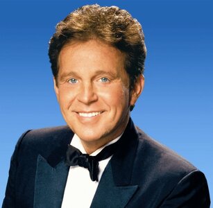 bobby-vinton-headshot-tuxedo-216e031ac8599f08.jpg