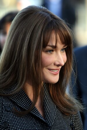 Carla_Bruni-Sarkozy_(3).jpg