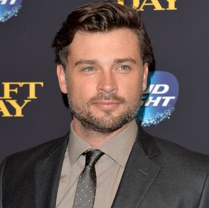 tom-welling-1568916876.jpg