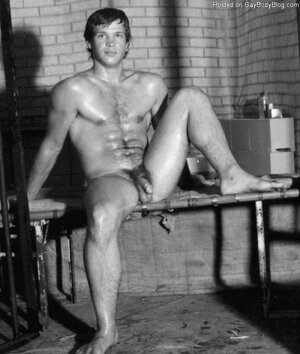 More-Classic-Naked-Men-From-Yesteryear-5-600x708.jpg