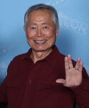 George_Takei_Photo_Op_GalaxyCon_Minneapolis_2019.jpg