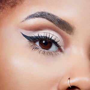 maybelline-fall-makeup-master-precise-liquid-eyeliner-cut-crease-macro-final-look-1x1.jpg