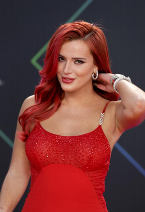Bella_Thorne.png