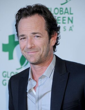 90210-luke-perry-475205453.jpg