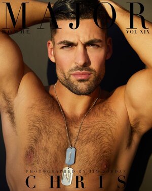 Major magazine 320926628.jpg