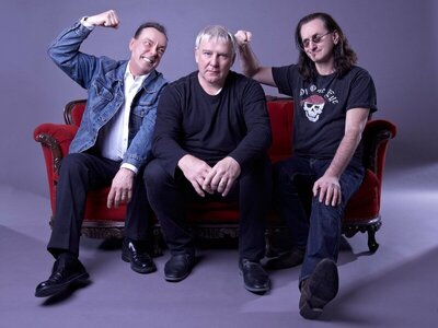 111-rush_press_picture_28458.jpg