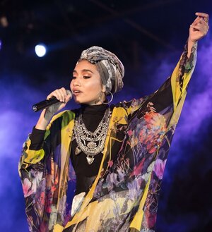 Yuna_-_Bandung_2016_(cropped).jpg