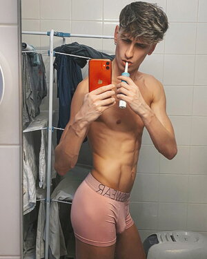Kevin underwear 2702.jpg