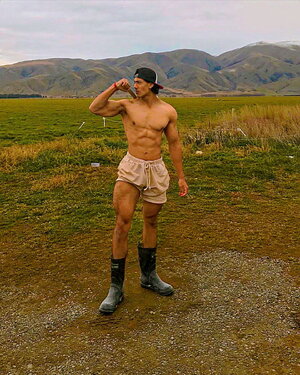 Brown Boy Fit 2023 1 2696.jpg