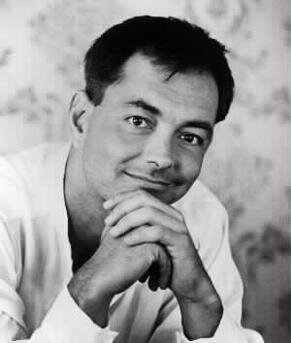 Rich_Mullins_black_and_white_short_hair.jpg