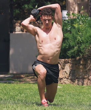 Benjamin Pavard 2022 8814.jpg