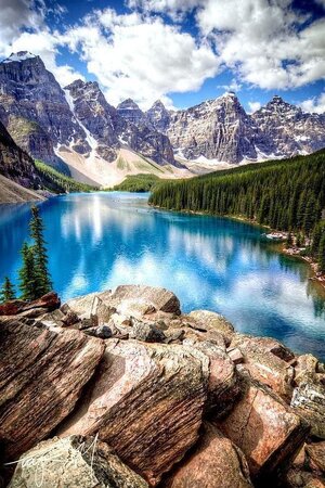 Moraine Lake - Banff National Park.jpg