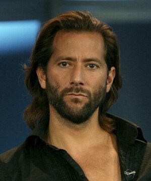 henry-ian-cusick-photo_38035_21576.jpg