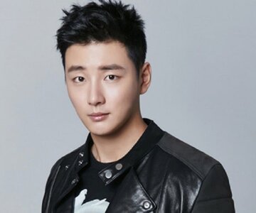 yoon-shi-yoon-1.jpg