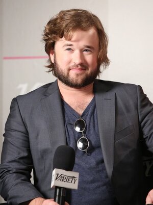 haley-joel-osment-then-and-now-1410338971-view-0.jpg