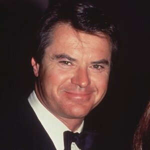 robert-urich-9542513-1-402.jpg