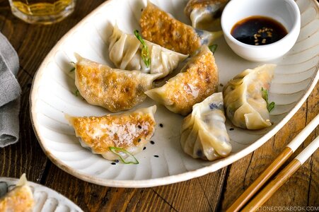 Vegetarian-Gyoza-0986-I-1.jpg
