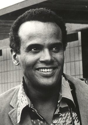 Harry_Belafonte_1970_(cropped).tif.jpg