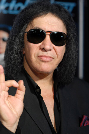 800px-Gene_Simmons_2012.jpg