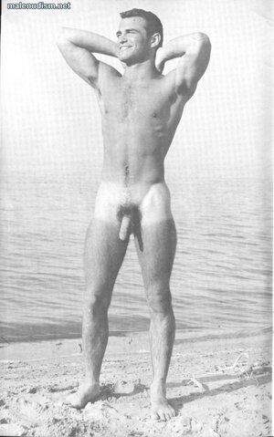 nude-muscle-men-beach.jpg