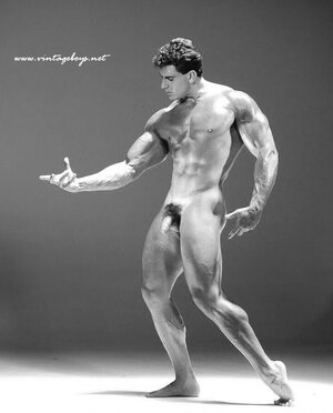 nude-bodybuilder-49735.jpg
