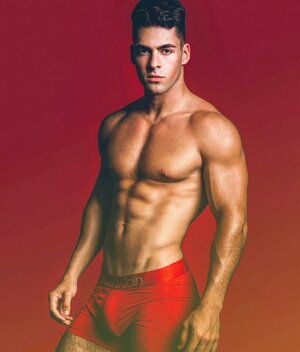 Christopher Cote ExFVQEVW8AMo-tj.jpg