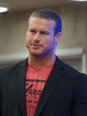 Dolph_Ziggler_Axxess_2016_crop_60.jpg