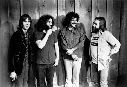 jerry-garcia-band-5acccec2-f5d9-4c21-a763-182f6a2b3e7f_45.jpg