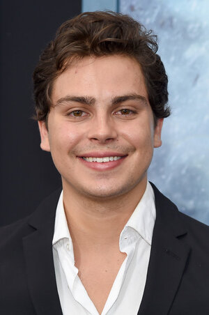 Jake_T_Austin_DUNKIRK_New_York_Premiere_1Jgfa6aPTbnl.jpg