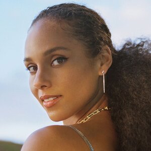 Alicia Keys Allure April 2021.jpg