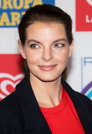 Yvonne_Catterfeld_-_2018-03-23_Radio_Regenbogen_Award_2018_(cropped).jpg