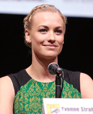 Yvonne_Strahovski_by_Gage_Skidmore_2.jpg