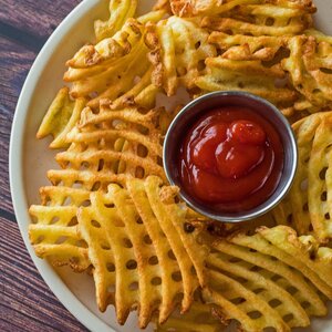 Air-Fryer-Waffle-Fries-sq.jpg