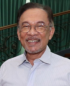 Anwar_Ibrahim_(cropped_1).jpg