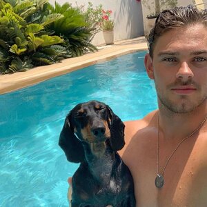 hot-guys-dogs-animals-pool-selfie.jpg
