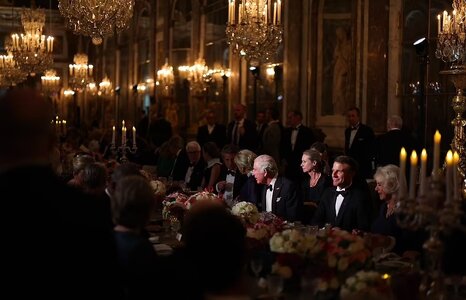 Versailles_King_CharlesIII_Macron_2.jpg