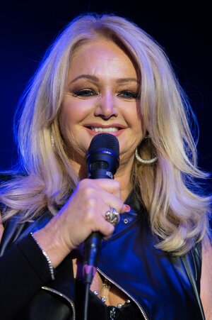 1200px-2016_Bonnie_Tyler_-_by_2eight_-_DSC8647.jpg