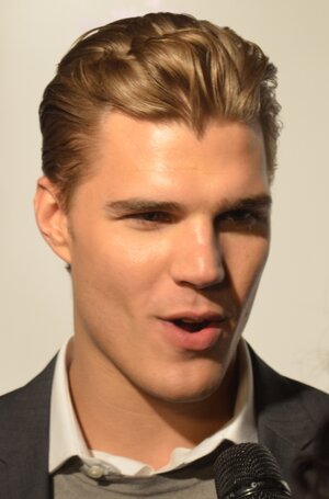 Chris_Zylka_2011_b.jpg