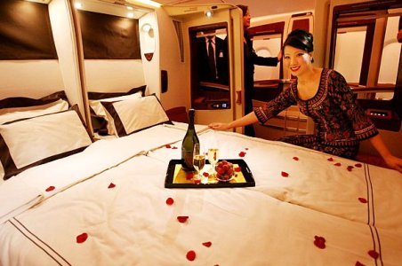 Airbus_A380_Breakfast_in_bed.jpg