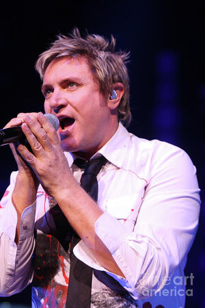 4-duranduran-singer-simon-lebon-concert-photos.jpg