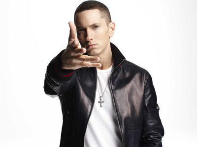 eminem-52893634f7c035450a7b5ff2e040cacb4012395e-s1100-c50.jpg