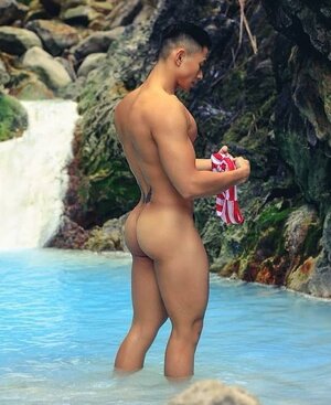 EpIUQUwUUAEWxt8 (1).jpeg