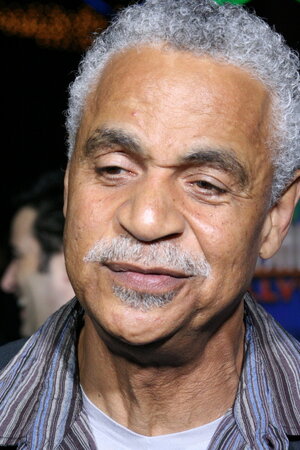 Ron_Glass_at_2005_Serenity_Premiere.jpg