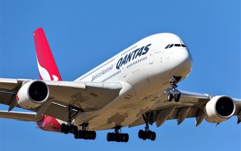 Qantas-Airways-A380-800x500.jpg