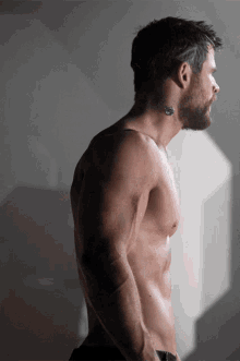 chris-hemsworth.gif