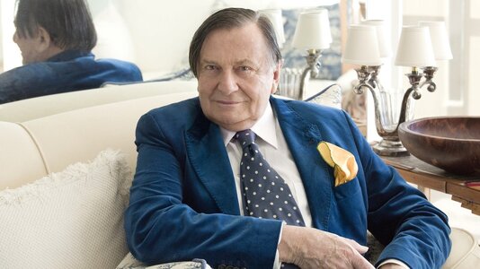 barry humphries.jpg